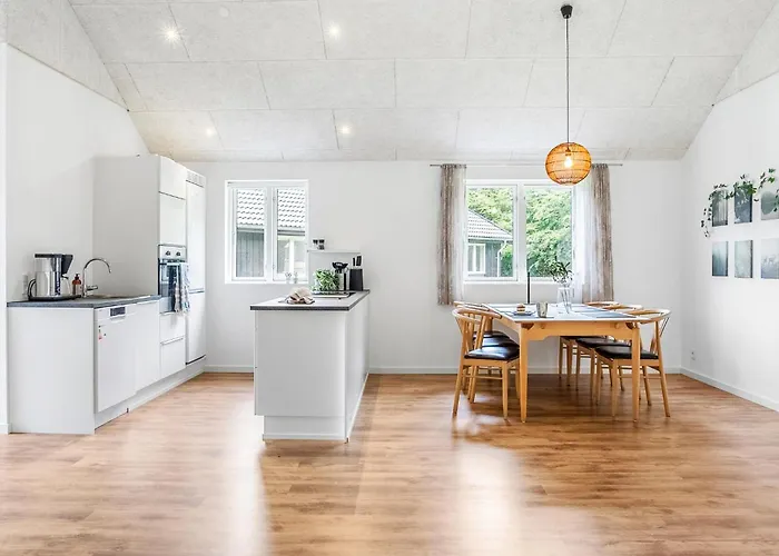 Feriehus 3 Bedroom Amazing In